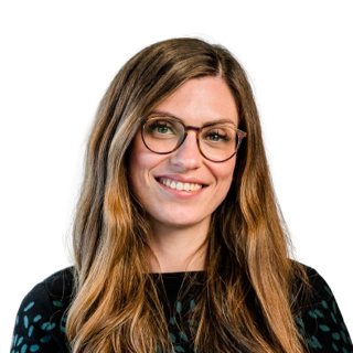 Headshot of Laura Quartly